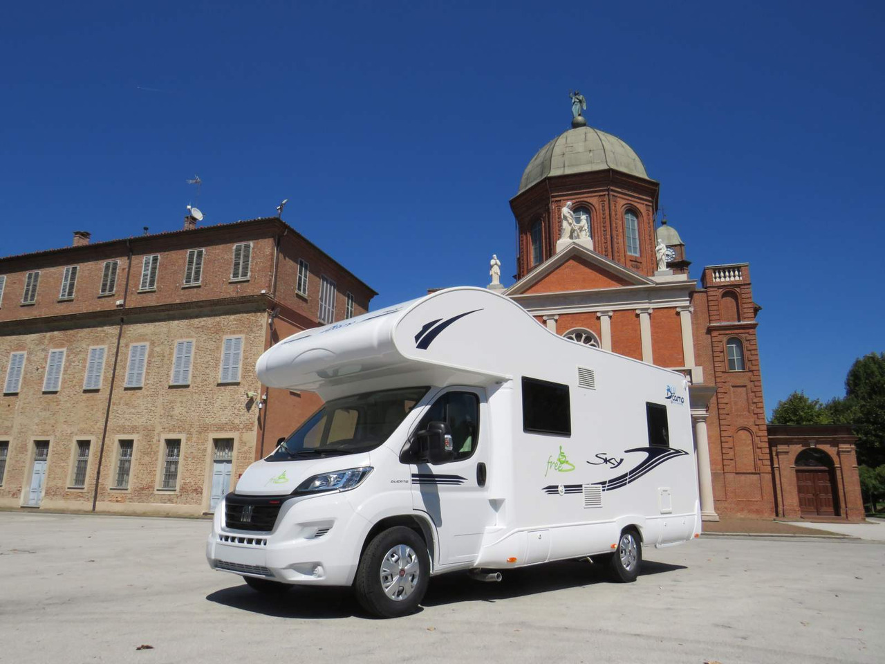Fiat Ducato - Τροχόσπιτο: φωτογραφία 1 Fiat Ducato - Τροχόσπιτο: φωτογραφία 1