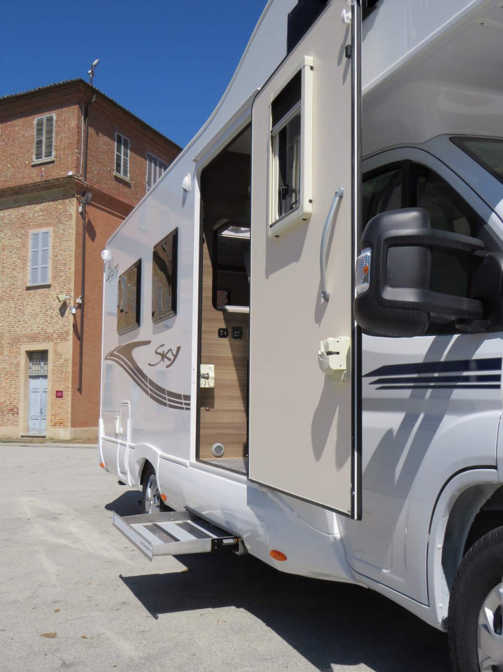 Fiat Ducato - Τροχόσπιτο: φωτογραφία 2 Fiat Ducato - Τροχόσπιτο: φωτογραφία 2