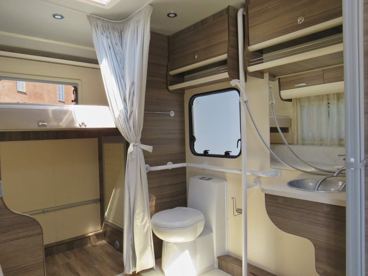 Fiat Ducato - Τροχόσπιτο: φωτογραφία 3 Fiat Ducato - Τροχόσπιτο: φωτογραφία 3