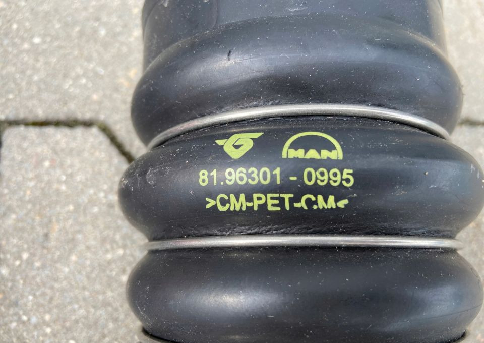 Guma chłodnicy MAN TGX TGS TG3 NOWA łącznik - Ψυγείο αυτοκίνητο για Φορτηγό: φωτογραφία 2 Guma chłodnicy MAN TGX TGS TG3 NOWA łącznik - Ψυγείο αυτοκίνητο για Φορτηγό: φωτογραφία 2