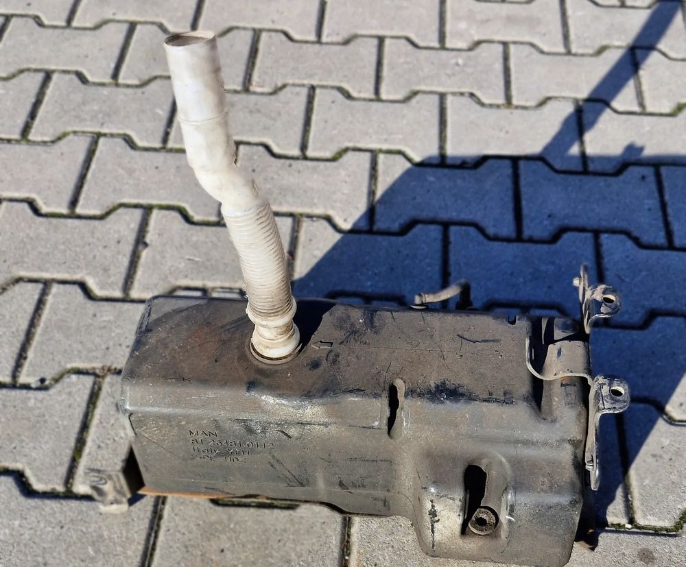 MAN TG3 TGX TGS ZBIORNICZEK PŁYNU DO SPRYSKIWACZY 81.26481.0112 - Υαλοκαθαριστήρας για Φορτηγό: φωτογραφία 1 MAN TG3 TGX TGS ZBIORNICZEK PŁYNU DO SPRYSKIWACZY 81.26481.0112 - Υαλοκαθαριστήρας για Φορτηγό: φωτογραφία 1