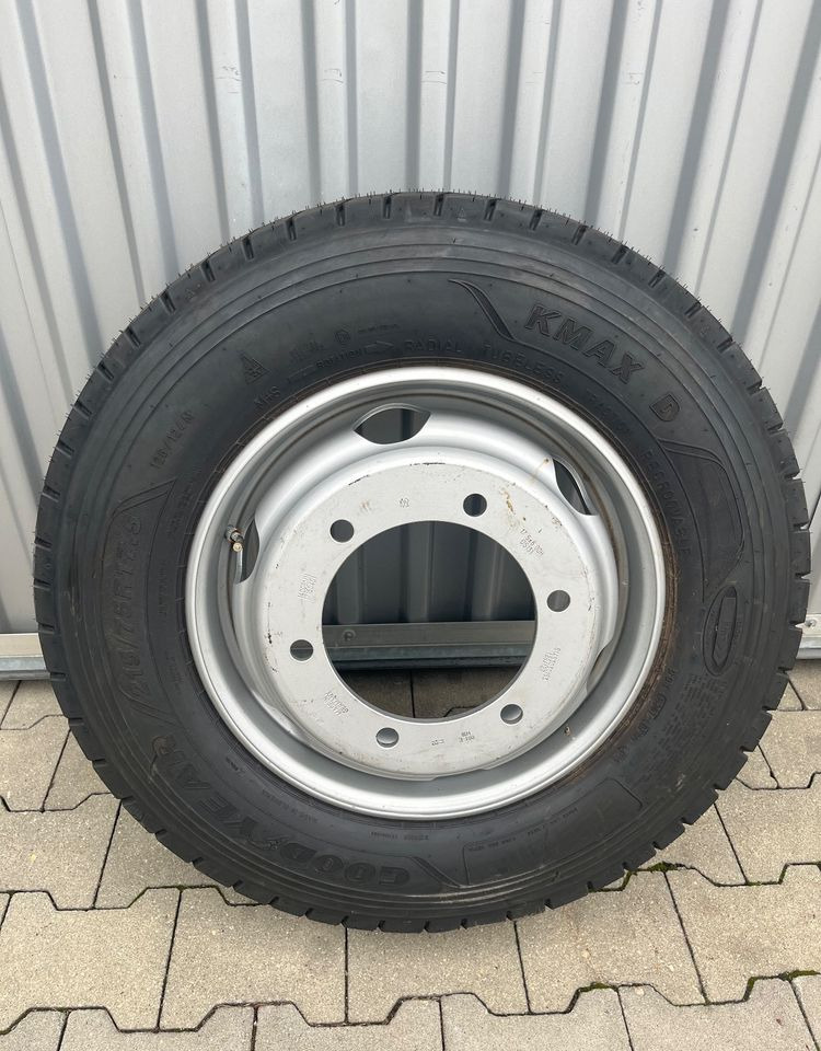 NOWE koło opona Goodyear KMAX D 215/75R 17.5 - Ελαστικά και ζάντες για Φορτηγό: φωτογραφία 1 NOWE koło opona Goodyear KMAX D 215/75R 17.5 - Ελαστικά και ζάντες για Φορτηγό: φωτογραφία 1