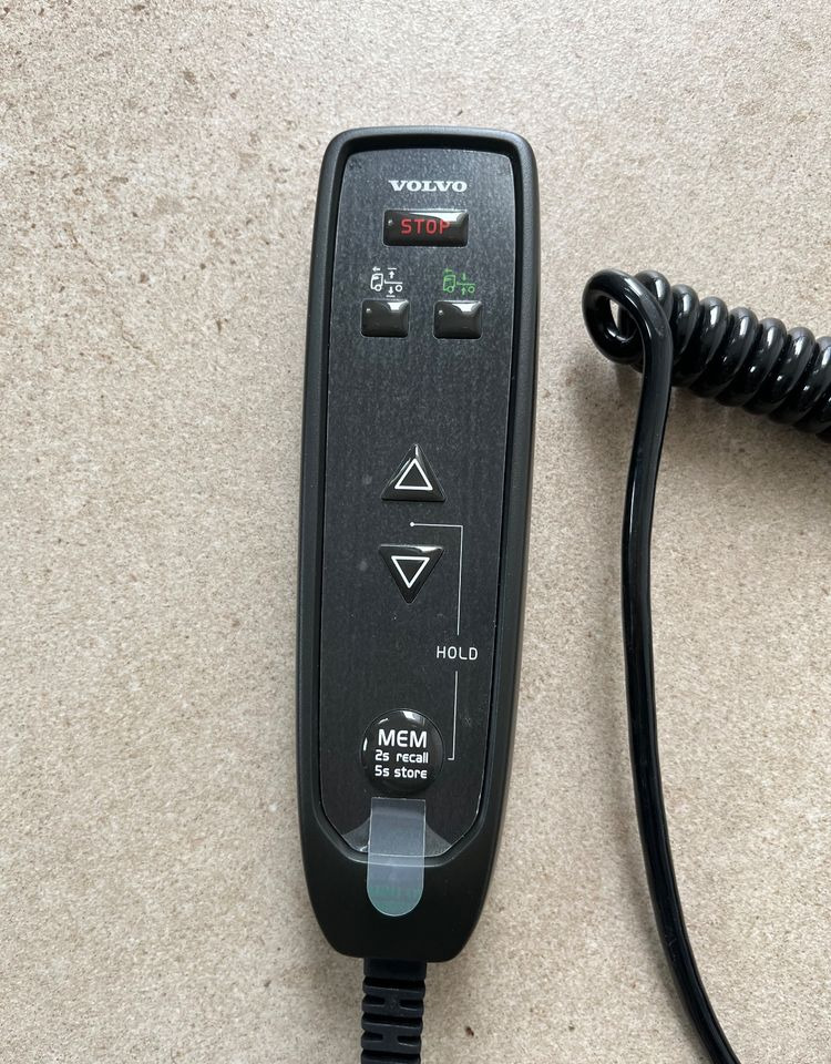 NOWY pilot podnoszenia poduszek Volvo FH5 Aero ecas - Καμπίνα και εσωτερικό για Φορτηγό: φωτογραφία 2 NOWY pilot podnoszenia poduszek Volvo FH5 Aero ecas - Καμπίνα και εσωτερικό για Φορτηγό: φωτογραφία 2