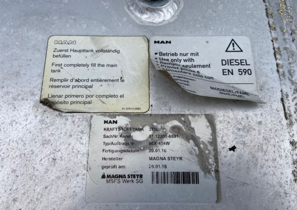 Zbiornik paliwa MAN TGX TGS 375 litrów bak - Ρεζερβουάρ καυσίμου για Φορτηγό: φωτογραφία 4 Zbiornik paliwa MAN TGX TGS 375 litrów bak - Ρεζερβουάρ καυσίμου για Φορτηγό: φωτογραφία 4