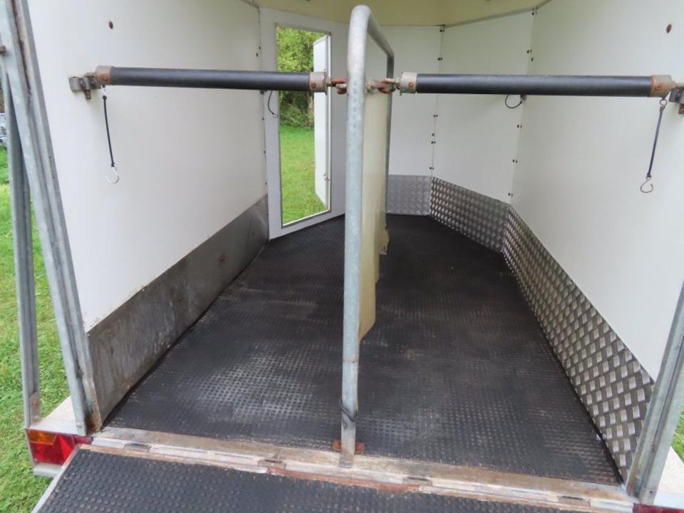 Black Friday Vieh - Pferdeanhänger, PKW Anhänger, Henra, TÜV NEU - Τρέιλερ μεταφοράς αλόγων: φωτογραφία 5 Black Friday Vieh - Pferdeanhänger, PKW Anhänger, Henra, TÜV NEU - Τρέιλερ μεταφοράς αλόγων: φωτογραφία 5