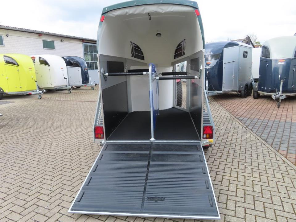 Τρέιλερ μεταφοράς αλόγων Böckmann Pferdeanhänger Champion R Flügeltür Saka. 100km/h: φωτογραφία 10 Τρέιλερ μεταφοράς αλόγων Böckmann Pferdeanhänger Champion R Flügeltür Saka. 100km/h: φωτογραφία 10