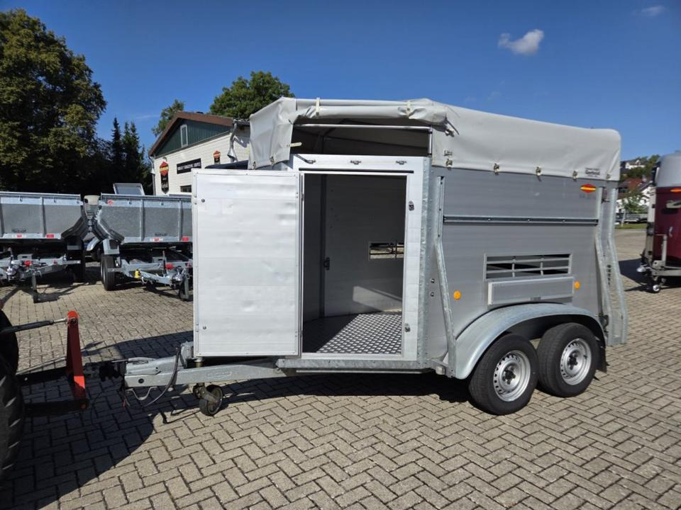 Böckmann Viehanhänger, 2,4 to. Lüftungsklappen Humbaur, Fendt - Τρέιλερ μεταφοράς αλόγων: φωτογραφία 1 Böckmann Viehanhänger, 2,4 to. Lüftungsklappen Humbaur, Fendt - Τρέιλερ μεταφοράς αλόγων: φωτογραφία 1