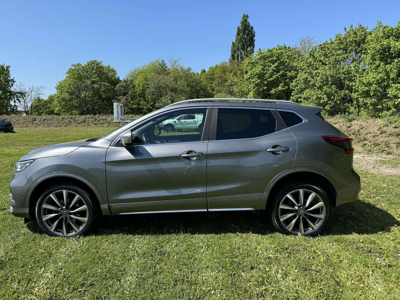 Nissan Qashqai 1.7 dCi N-Connecta 4x4 ALLRAD AUTOMATIK - SUV: φωτογραφία 2 Nissan Qashqai 1.7 dCi N-Connecta 4x4 ALLRAD AUTOMATIK - SUV: φωτογραφία 2