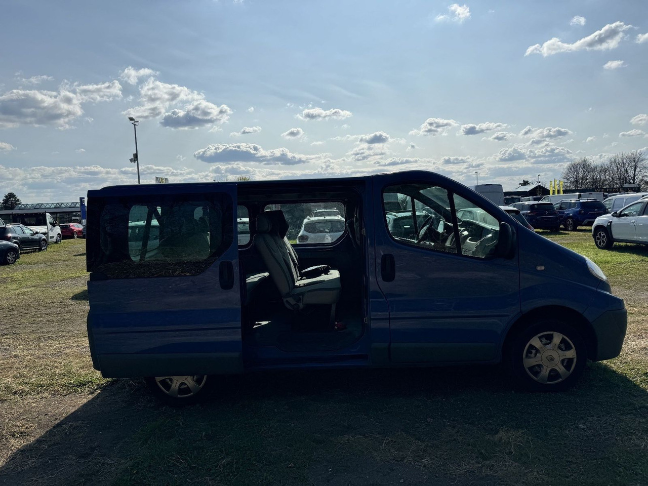 Renault Trafic Combi dCi90 L1H1 9-Sitzer - Επιβατικό βαν: φωτογραφία 5 Renault Trafic Combi dCi90 L1H1 9-Sitzer - Επιβατικό βαν: φωτογραφία 5