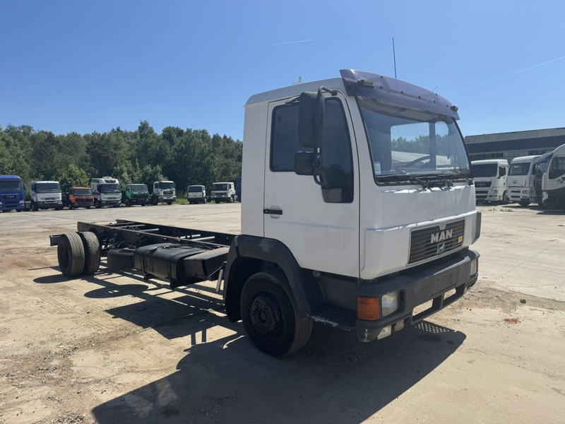 MAN 12.224 (MANUAL GEARBOX / EURO 2 / BELGIAN TRUCK IN GOOD CONDITION !!!) - Φορτηγό σασί: φωτογραφία 4 MAN 12.224 (MANUAL GEARBOX / EURO 2 / BELGIAN TRUCK IN GOOD CONDITION !!!) - Φορτηγό σασί: φωτογραφία 4