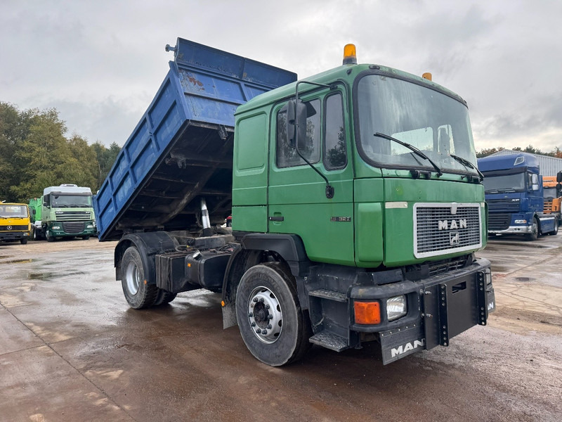 MAN 19.322  (STEEL SUSPENSION & MANUAL PUMP / SUSPENSION LAMES & POMPE MANUELLE) - Όχημα με ανατρεπομενη καροτσα: φωτογραφία 3 MAN 19.322  (STEEL SUSPENSION & MANUAL PUMP / SUSPENSION LAMES & POMPE MANUELLE) - Όχημα με ανατρεπομενη καροτσα: φωτογραφία 3