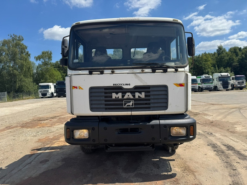MAN 32.364 (EURO 2 / 6 CYLINDER / 12 TIRES / 8X4 / PERFECT) - Φορτηγό σασί: φωτογραφία 2 MAN 32.364 (EURO 2 / 6 CYLINDER / 12 TIRES / 8X4 / PERFECT) - Φορτηγό σασί: φωτογραφία 2