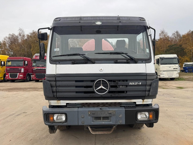 Mercedes-Benz SK 1824 (10.000 L / GRAND PONT / LAMES / V6 MOTEUR / PARFAIT ETAT) - Όχημα εκκένωσης βόθρων: φωτογραφία 2 Mercedes-Benz SK 1824 (10.000 L / GRAND PONT / LAMES / V6 MOTEUR / PARFAIT ETAT) - Όχημα εκκένωσης βόθρων: φωτογραφία 2