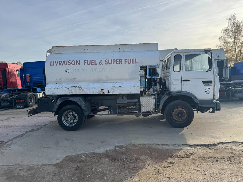 Renault S 150 SUSPENSION LAMES / 7000 L / POMPE & BOITE MANUELLE / CAMION FRANCAIS!!!) - Φορτηγό βυτιοφόρο: φωτογραφία 4 Renault S 150 SUSPENSION LAMES / 7000 L / POMPE & BOITE MANUELLE / CAMION FRANCAIS!!!) - Φορτηγό βυτιοφόρο: φωτογραφία 4