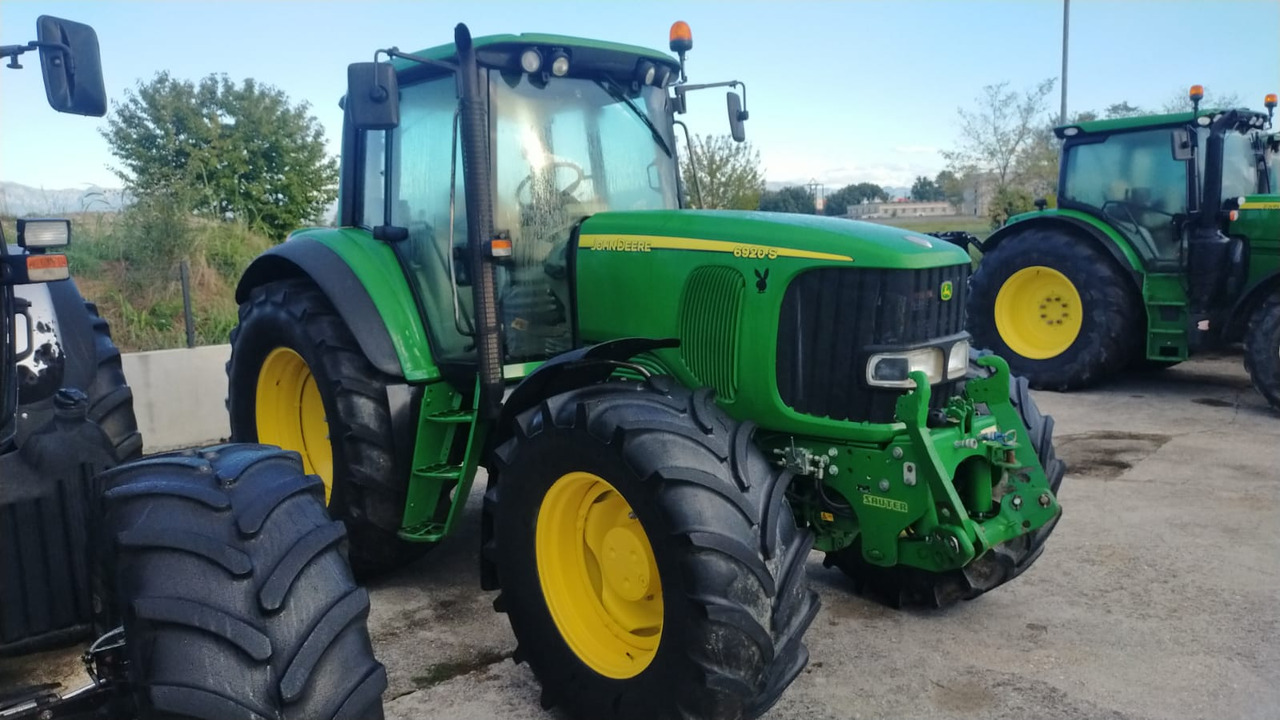 JOHN DEERE 6920 S - Τρακτέρ: φωτογραφία 4 JOHN DEERE 6920 S - Τρακτέρ: φωτογραφία 4