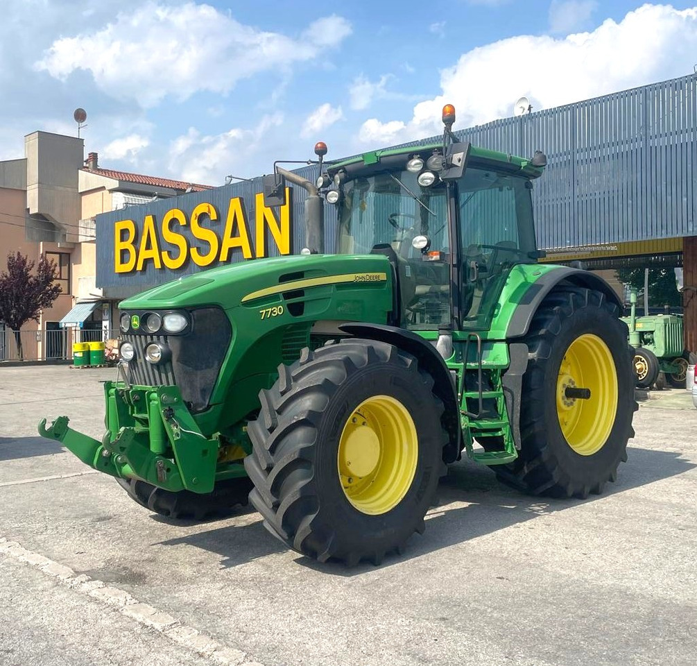 JOHN DEERE 7730 - Τρακτέρ: φωτογραφία 1 JOHN DEERE 7730 - Τρακτέρ: φωτογραφία 1