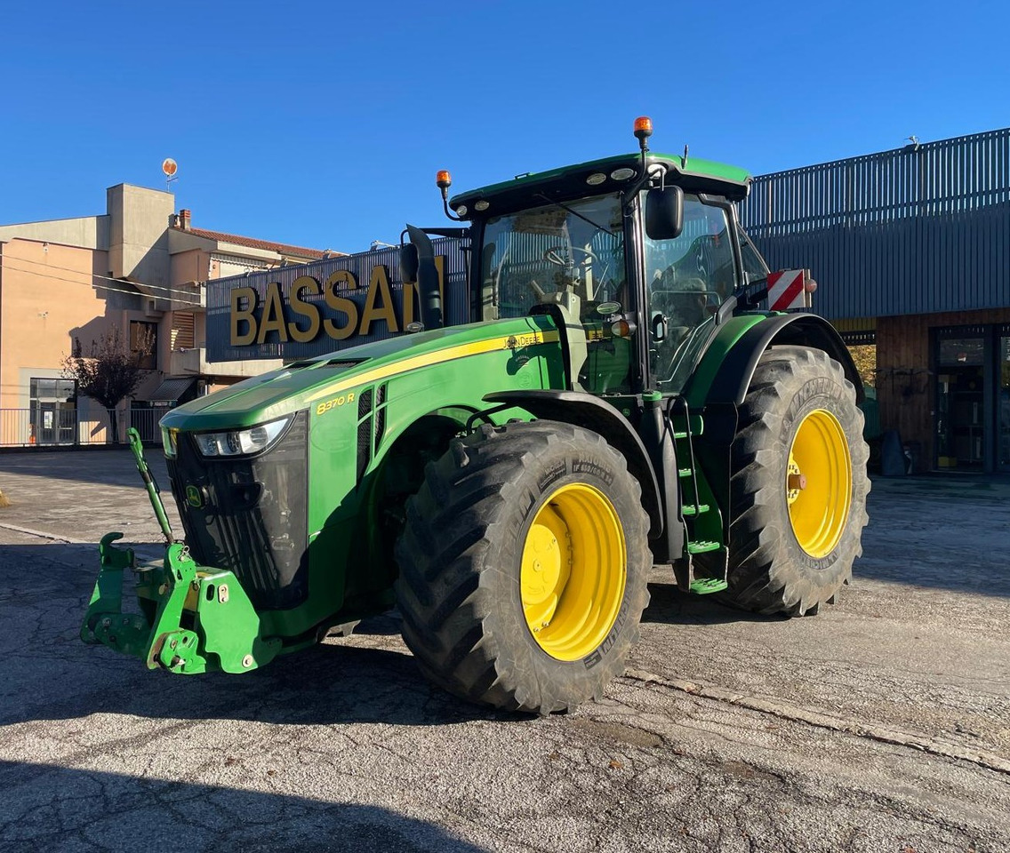 JOHN DEERE 8370 R - Τρακτέρ: φωτογραφία 1 JOHN DEERE 8370 R - Τρακτέρ: φωτογραφία 1