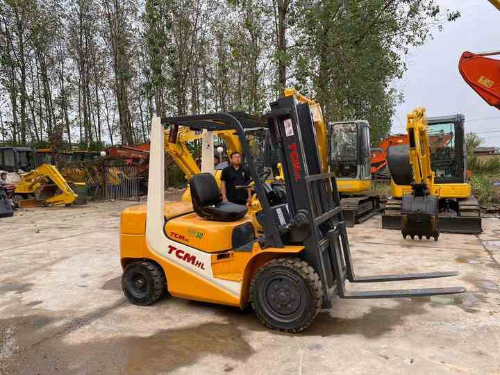Japanese Forklifts Telehandler Used TCM Forklift Diesel Forklift 3Ton Pallet Truck - Περονοφόρο όχημα: φωτογραφία 4 Japanese Forklifts Telehandler Used TCM Forklift Diesel Forklift 3Ton Pallet Truck - Περονοφόρο όχημα: φωτογραφία 4