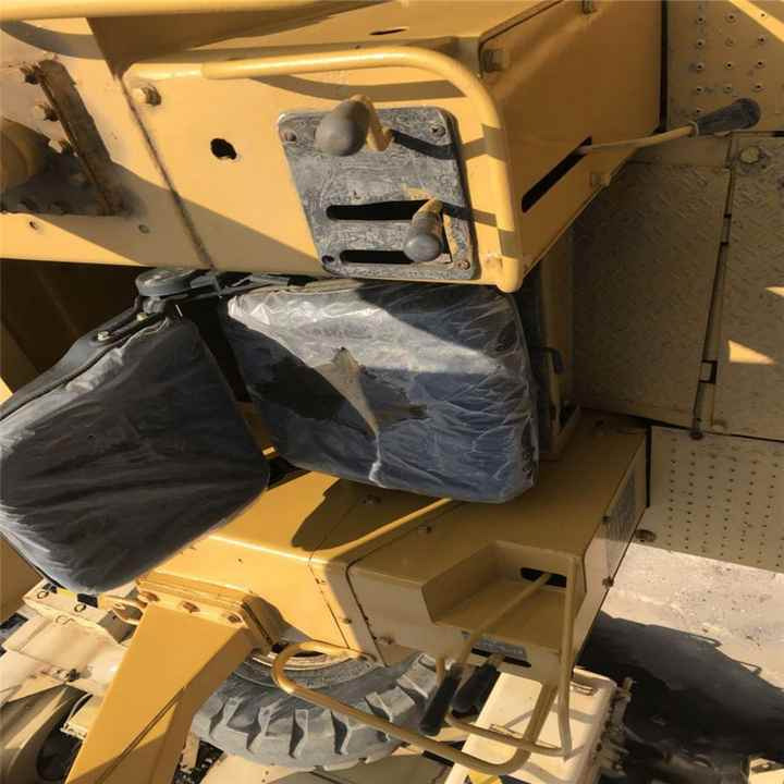 Original D4c Nice Condition Bulldozer , Used D4 Cat Bulldozer , CAT Mini Dozer D4h D5h D5g D6h D6 - Μπουλντόζα: φωτογραφία 3 Original D4c Nice Condition Bulldozer , Used D4 Cat Bulldozer , CAT Mini Dozer D4h D5h D5g D6h D6 - Μπουλντόζα: φωτογραφία 3