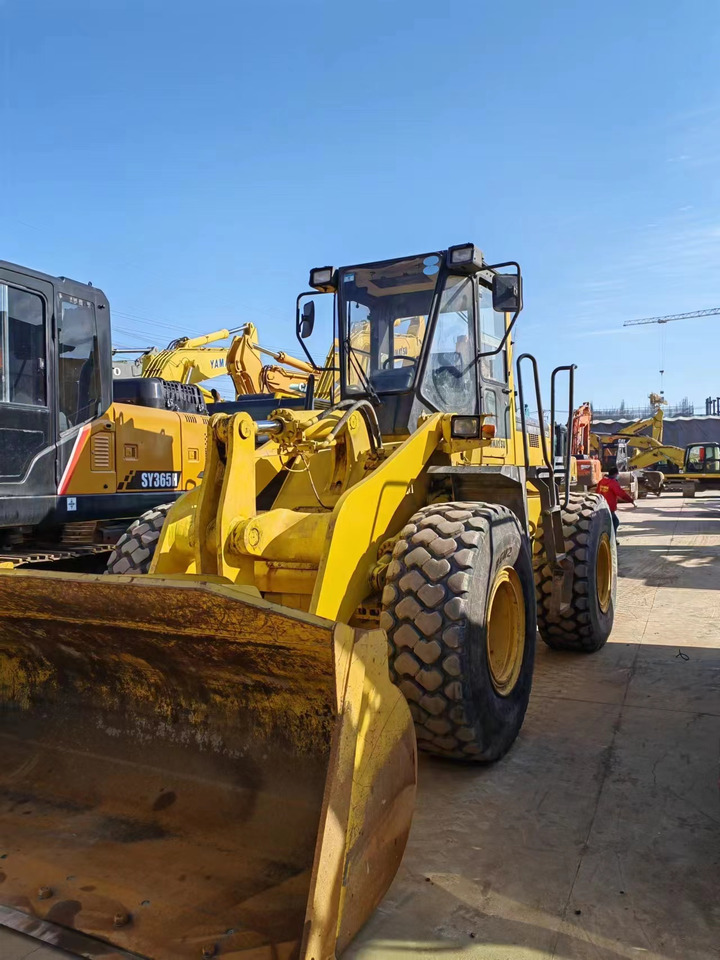 Komatsu wa320-3 - Ελαστιχοφόρος φορτωτής: φωτογραφία 1 Komatsu wa320-3 - Ελαστιχοφόρος φορτωτής: φωτογραφία 1