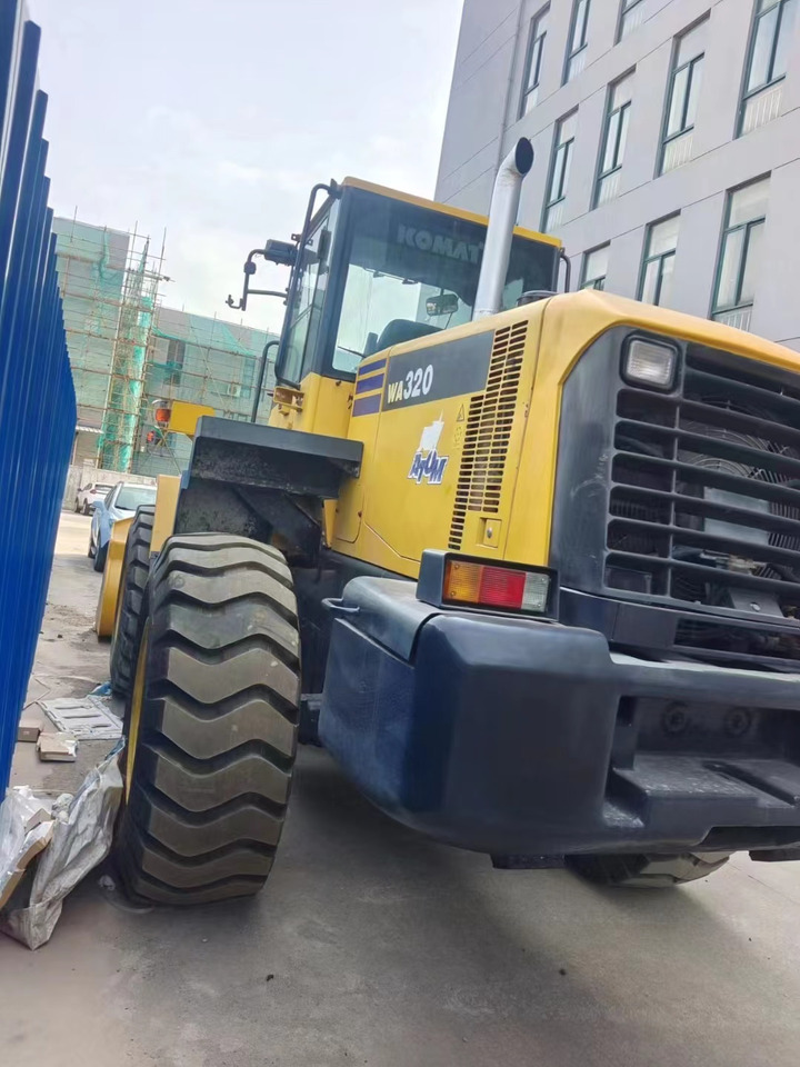 Komatsu wa320-5 - Ελαστιχοφόρος φορτωτής: φωτογραφία 2 Komatsu wa320-5 - Ελαστιχοφόρος φορτωτής: φωτογραφία 2