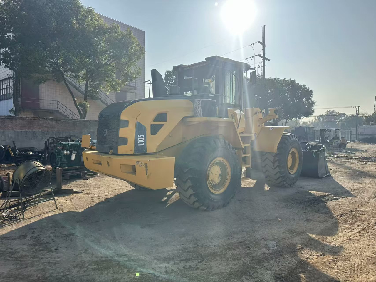 105L - Ελαστιχοφόρος φορτωτής: φωτογραφία 3 105L - Ελαστιχοφόρος φορτωτής: φωτογραφία 3