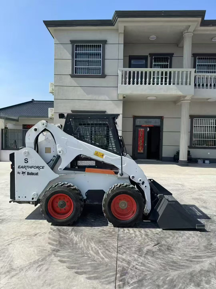 BOBCAT S180 - Φορτωτής πλάγιας ολίσθησης: φωτογραφία 1 BOBCAT S180 - Φορτωτής πλάγιας ολίσθησης: φωτογραφία 1