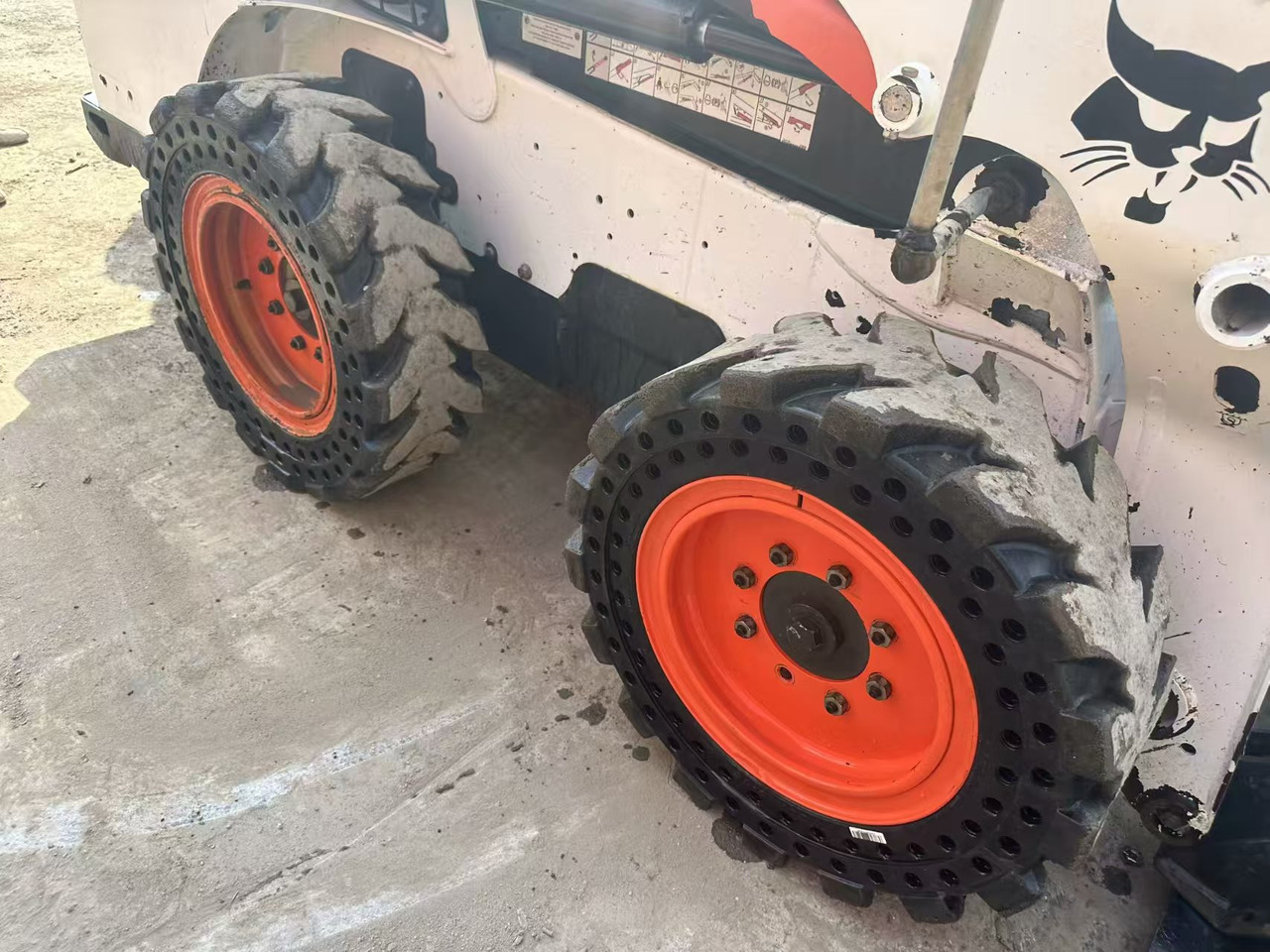 BOBCAT s550 - Ελαστιχοφόρος φορτωτής: φωτογραφία 3 BOBCAT s550 - Ελαστιχοφόρος φορτωτής: φωτογραφία 3