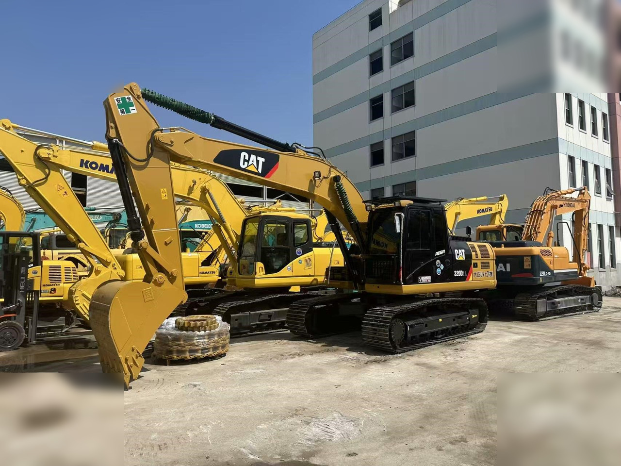 CATERPILLAR 320D2L - Ερπυστριοφόρος εκσκαφέας: φωτογραφία 4 CATERPILLAR 320D2L - Ερπυστριοφόρος εκσκαφέας: φωτογραφία 4