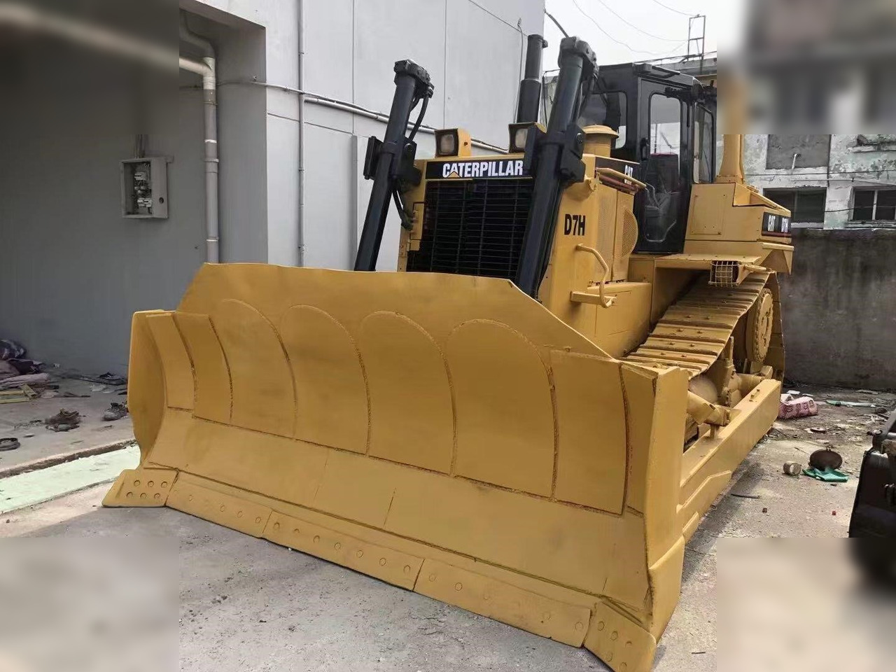 CATERPILLAR D7H - Μπουλντόζα: φωτογραφία 1 CATERPILLAR D7H - Μπουλντόζα: φωτογραφία 1