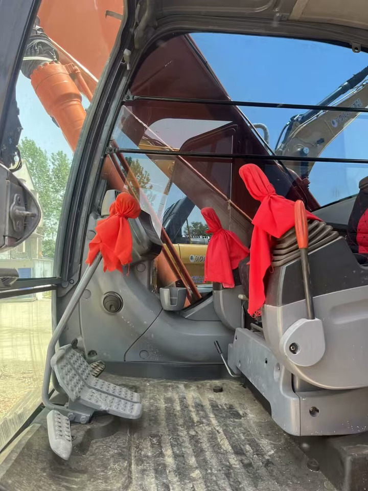 HITACHI ZX200 - Ερπυστριοφόρος εκσκαφέας: φωτογραφία 2 HITACHI ZX200 - Ερπυστριοφόρος εκσκαφέας: φωτογραφία 2
