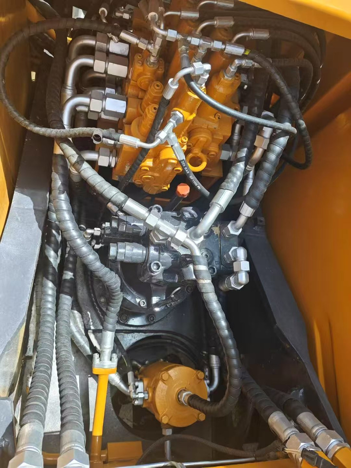 Ερπυστριοφόρος εκσκαφέας SANY 155c: φωτογραφία 8 Ερπυστριοφόρος εκσκαφέας SANY 155c: φωτογραφία 8