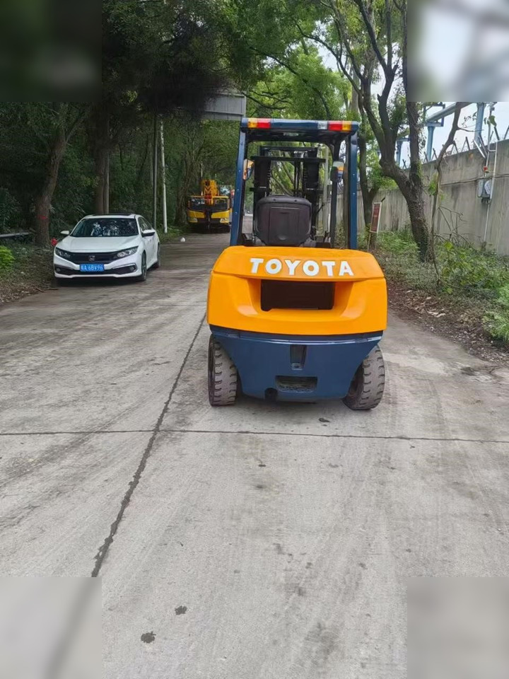 TOYOTA 8FGU30 - Περονοφόρο όχημα: φωτογραφία 2 TOYOTA 8FGU30 - Περονοφόρο όχημα: φωτογραφία 2