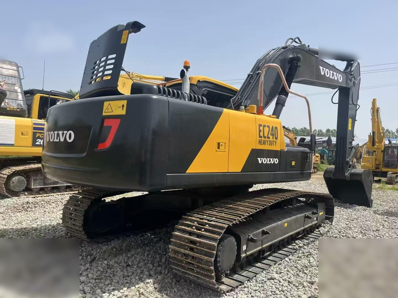 VOLVO EC240 - Ερπυστριοφόρος εκσκαφέας: φωτογραφία 1 VOLVO EC240 - Ερπυστριοφόρος εκσκαφέας: φωτογραφία 1