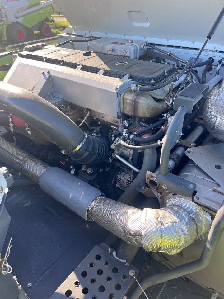 Claas Lexion 770 TT - Θεριζοαλωνιστική μηχανή: φωτογραφία 4 Claas Lexion 770 TT - Θεριζοαλωνιστική μηχανή: φωτογραφία 4