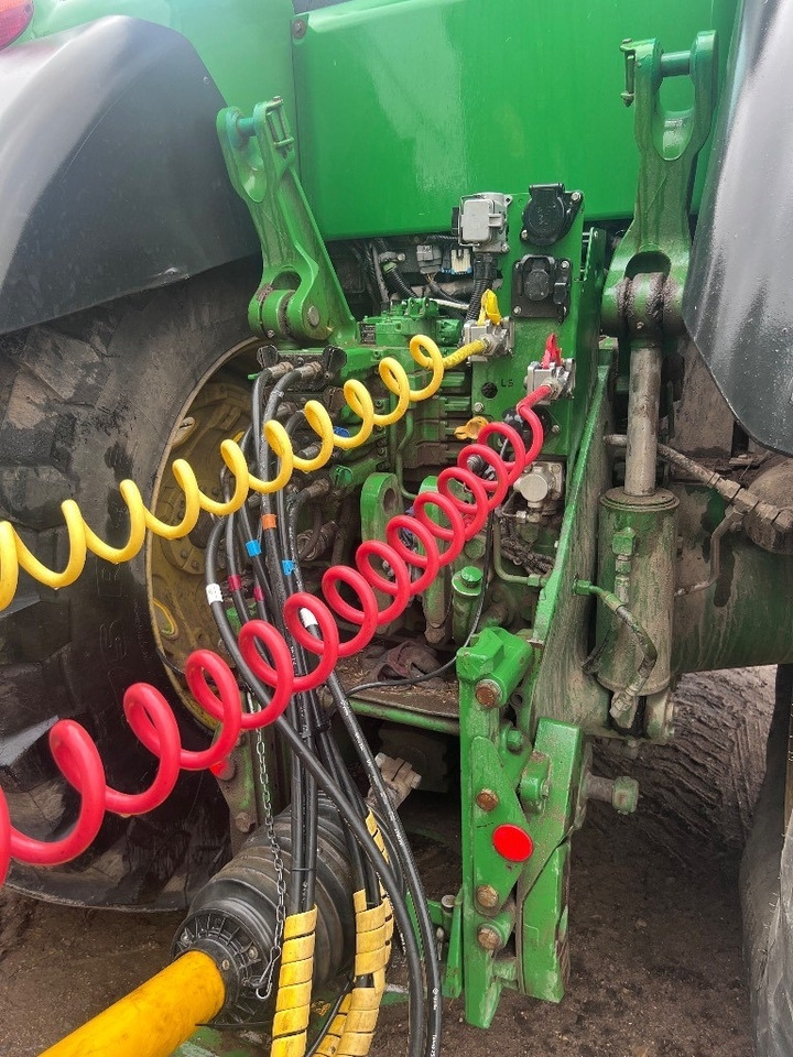 John Deere 8320R - Τρακτέρ: φωτογραφία 3 John Deere 8320R - Τρακτέρ: φωτογραφία 3