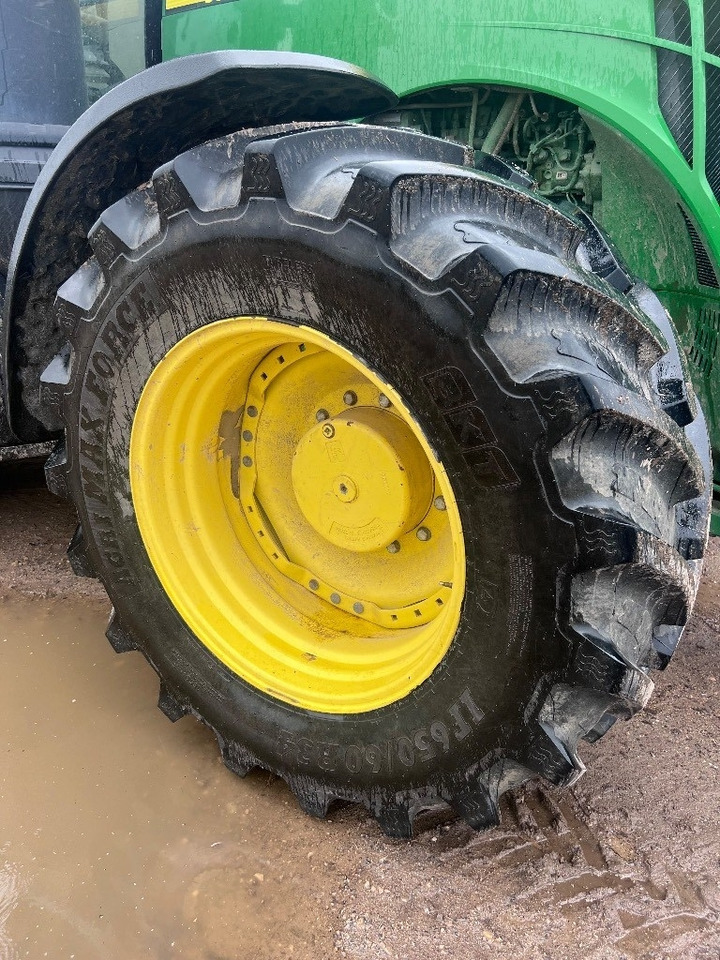John Deere 8320R - Τρακτέρ: φωτογραφία 5 John Deere 8320R - Τρακτέρ: φωτογραφία 5