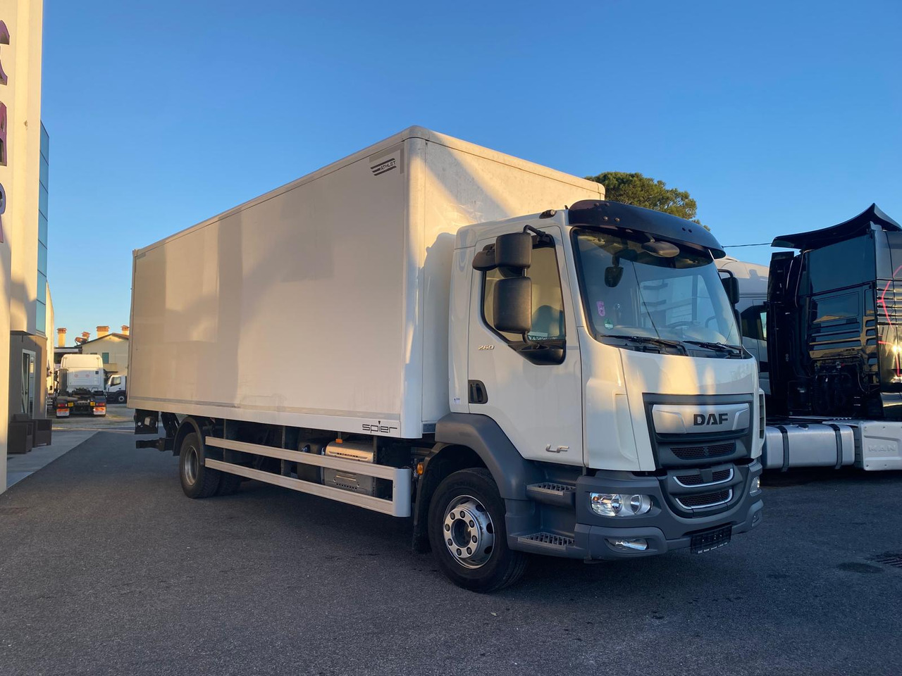 DAF LF 260 FA - Φορτηγό κόφα: φωτογραφία 3 DAF LF 260 FA - Φορτηγό κόφα: φωτογραφία 3