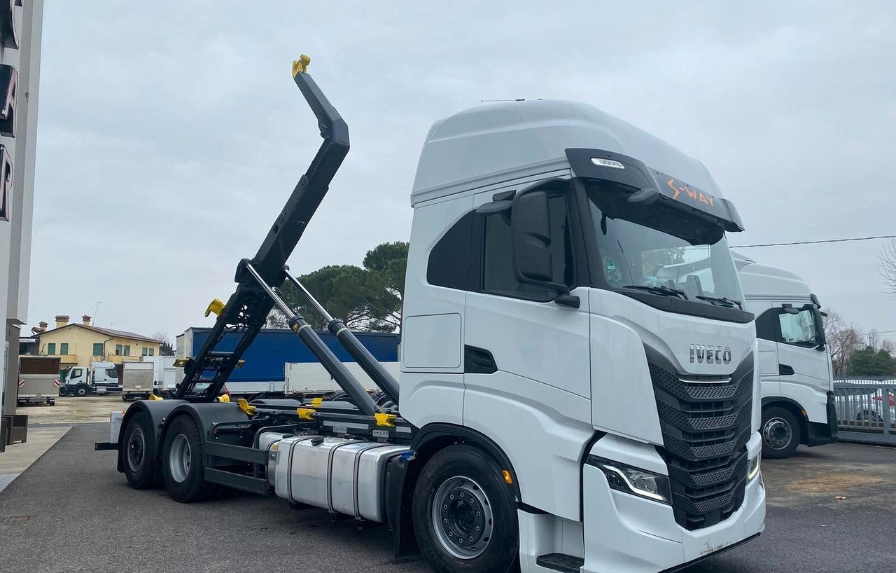 IVECO S-WAY 480 SCARRABILE FULL PNEUMATIC EURO 6 - Φορτηγό φόρτωσης γάντζου: φωτογραφία 3 IVECO S-WAY 480 SCARRABILE FULL PNEUMATIC EURO 6 - Φορτηγό φόρτωσης γάντζου: φωτογραφία 3