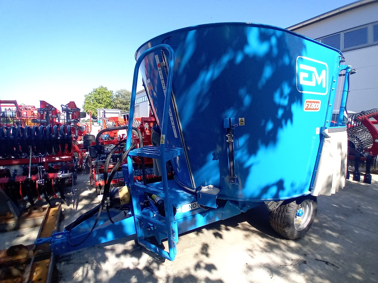 EUROMILK RINO FX 800 - Ενσιροδιανομέας: φωτογραφία 1 EUROMILK RINO FX 800 - Ενσιροδιανομέας: φωτογραφία 1