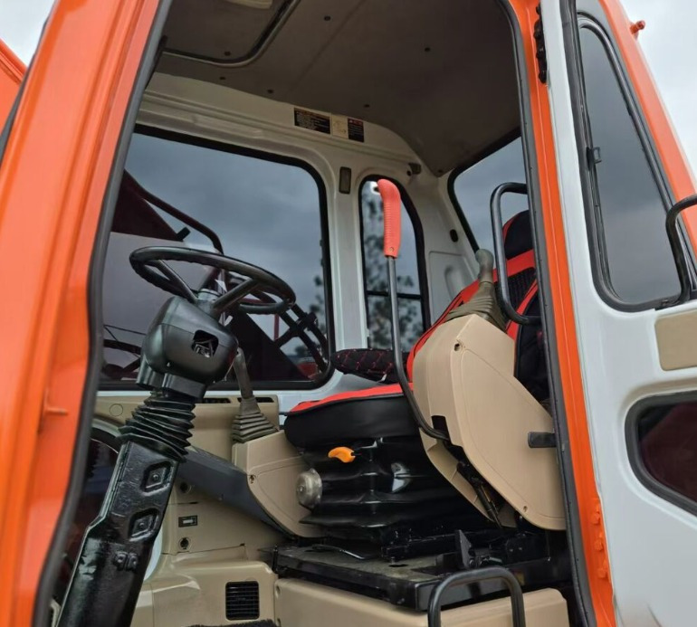 DOOSAN Good Condition Original Doosan DH150w-7 Wheel Excavator 15 Tons Used Doosan Dh150w-7 Excavator Used Wheel Excavator for Sale - Τροχοφόρος εκσκαφέας: φωτογραφία 3 DOOSAN Good Condition Original Doosan DH150w-7 Wheel Excavator 15 Tons Used Doosan Dh150w-7 Excavator Used Wheel Excavator for Sale - Τροχοφόρος εκσκαφέας: φωτογραφία 3