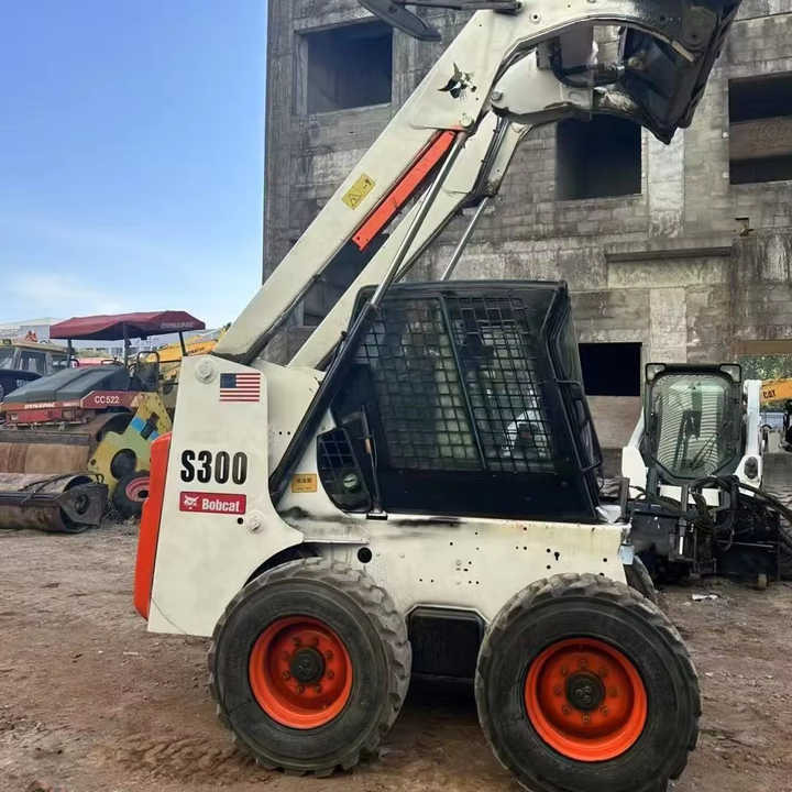 Second Hand BOBCAT S300 Skid-steer Loader with Very Good Performance Is for Sale at a Low Price - Φορτωτής πλάγιας ολίσθησης: φωτογραφία 1 Second Hand BOBCAT S300 Skid-steer Loader with Very Good Performance Is for Sale at a Low Price - Φορτωτής πλάγιας ολίσθησης: φωτογραφία 1