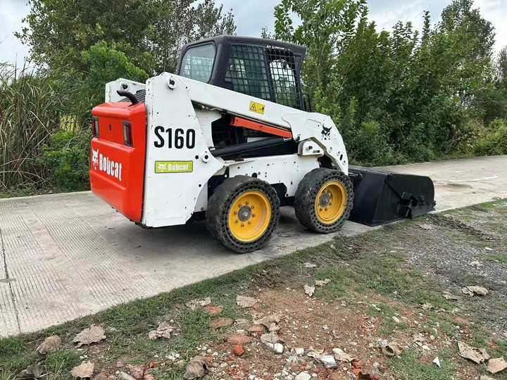 USED BOBCAT S160 Skid-steer Loader with Very Good Performance Is for Sale at a Low Price. - Φορτωτής πλάγιας ολίσθησης: φωτογραφία 4 USED BOBCAT S160 Skid-steer Loader with Very Good Performance Is for Sale at a Low Price. - Φορτωτής πλάγιας ολίσθησης: φωτογραφία 4
