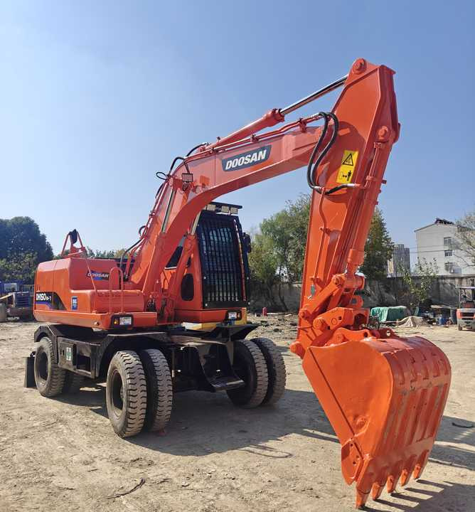 Used Doosan DH150W-7 Model Wheel Excavator Second Hand Machine Popular Brand Korean Doosan Hydraulic Machinery - Τροχοφόρος εκσκαφέας: φωτογραφία 4 Used Doosan DH150W-7 Model Wheel Excavator Second Hand Machine Popular Brand Korean Doosan Hydraulic Machinery - Τροχοφόρος εκσκαφέας: φωτογραφία 4