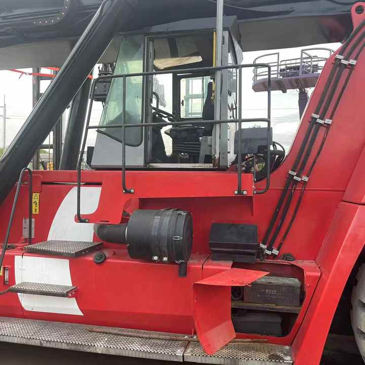 Used KALMAR DRF450-60S5 Port Reach Stacker Container Dedicated 45t - Reachstacker: φωτογραφία 5 Used KALMAR DRF450-60S5 Port Reach Stacker Container Dedicated 45t - Reachstacker: φωτογραφία 5