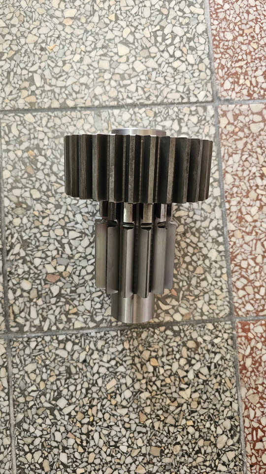 Wał koło zębate mostu kombajn Deutz Fahr 0.900.7773.7 0.900.1549.3 - Ανταλλακτικό για Γεωργικά μηχανήματα: φωτογραφία 2 Wał koło zębate mostu kombajn Deutz Fahr 0.900.7773.7 0.900.1549.3 - Ανταλλακτικό για Γεωργικά μηχανήματα: φωτογραφία 2