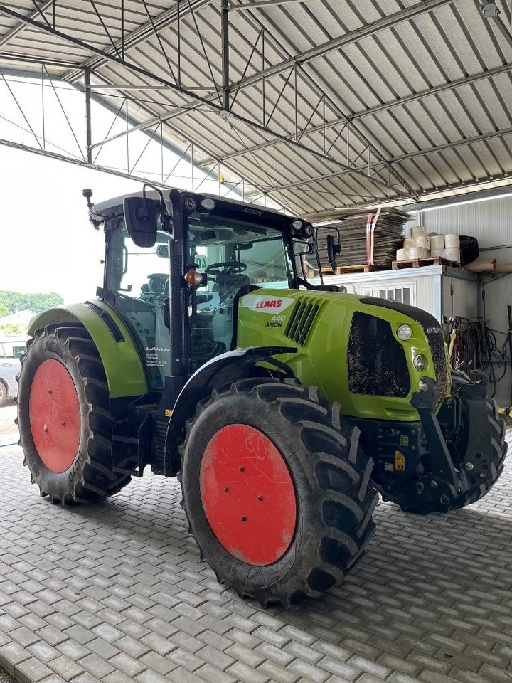 Claas Arion 440 - Τρακτέρ: φωτογραφία 4 Claas Arion 440 - Τρακτέρ: φωτογραφία 4