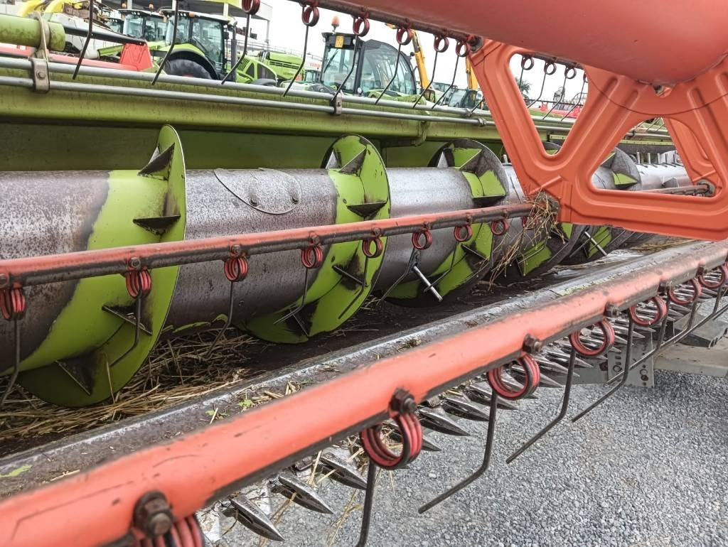 Claas C 750 - Θεριζοαλωνιστική μηχανή - κεφαλή: φωτογραφία 2 Claas C 750 - Θεριζοαλωνιστική μηχανή - κεφαλή: φωτογραφία 2