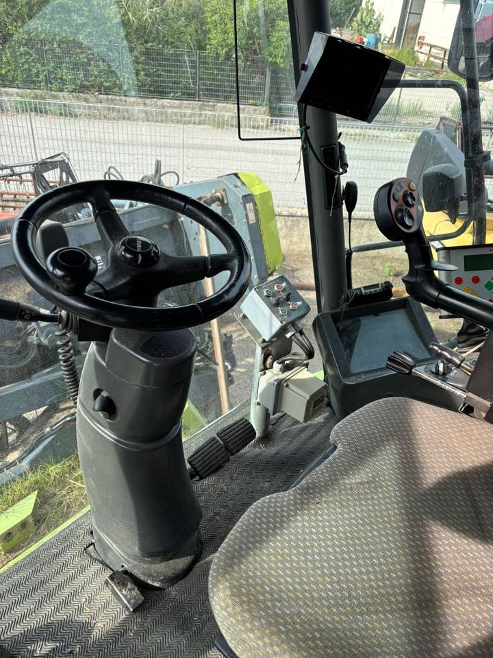Claas Lexion 530 Montana - Θεριζοαλωνιστική μηχανή: φωτογραφία 2 Claas Lexion 530 Montana - Θεριζοαλωνιστική μηχανή: φωτογραφία 2