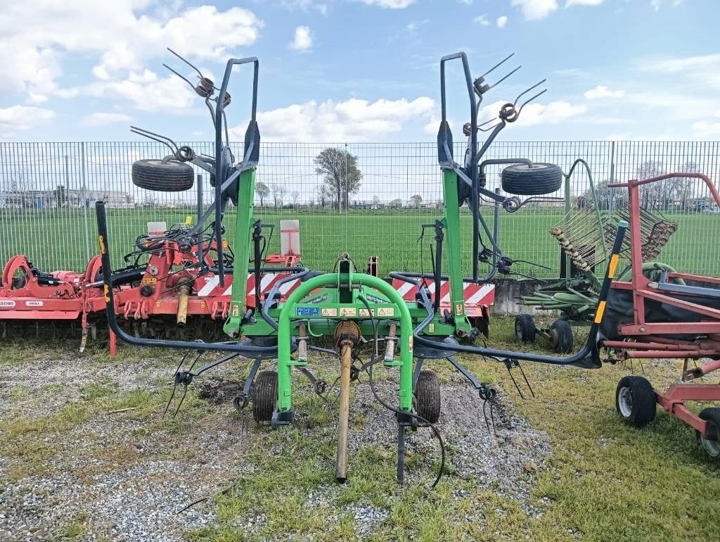 Deutz-fahr 5521 - Μηχάνημα περιτύλιξης: φωτογραφία 1 Deutz-fahr 5521 - Μηχάνημα περιτύλιξης: φωτογραφία 1